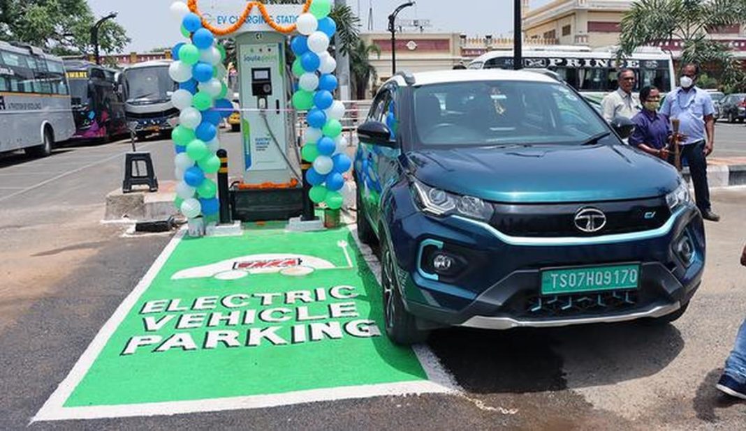 Indian Railways Plans to Offer EV Charging Infrastructure at Railway Stations EV charging infrastructure expands through Indian Railways